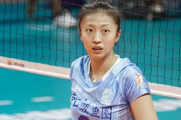 丁霞是凭借什么入围国际排联百大球星的?