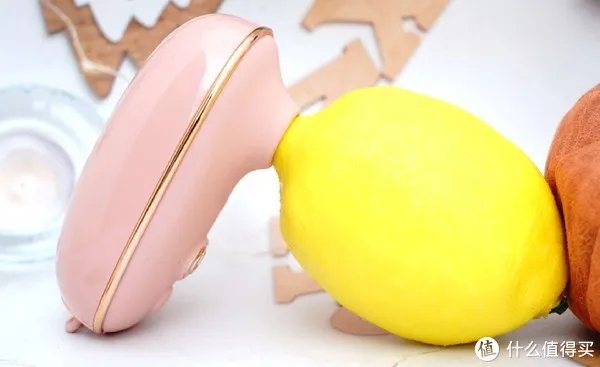 能震会吸,极速狂飙,这谁顶得住?姑娘们!轻喃 0号吮吸按摩器,是最了解我们身体的“知音”