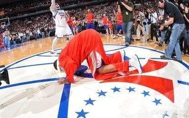 76人和骑士比赛现场，艾弗森淡定吃爆米花享受比赛，对他最深的印象有哪些？