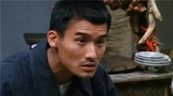 梁家辉徐锦江拥抱是怎么回事？梁家辉徐锦江是什么关系为何拥抱？