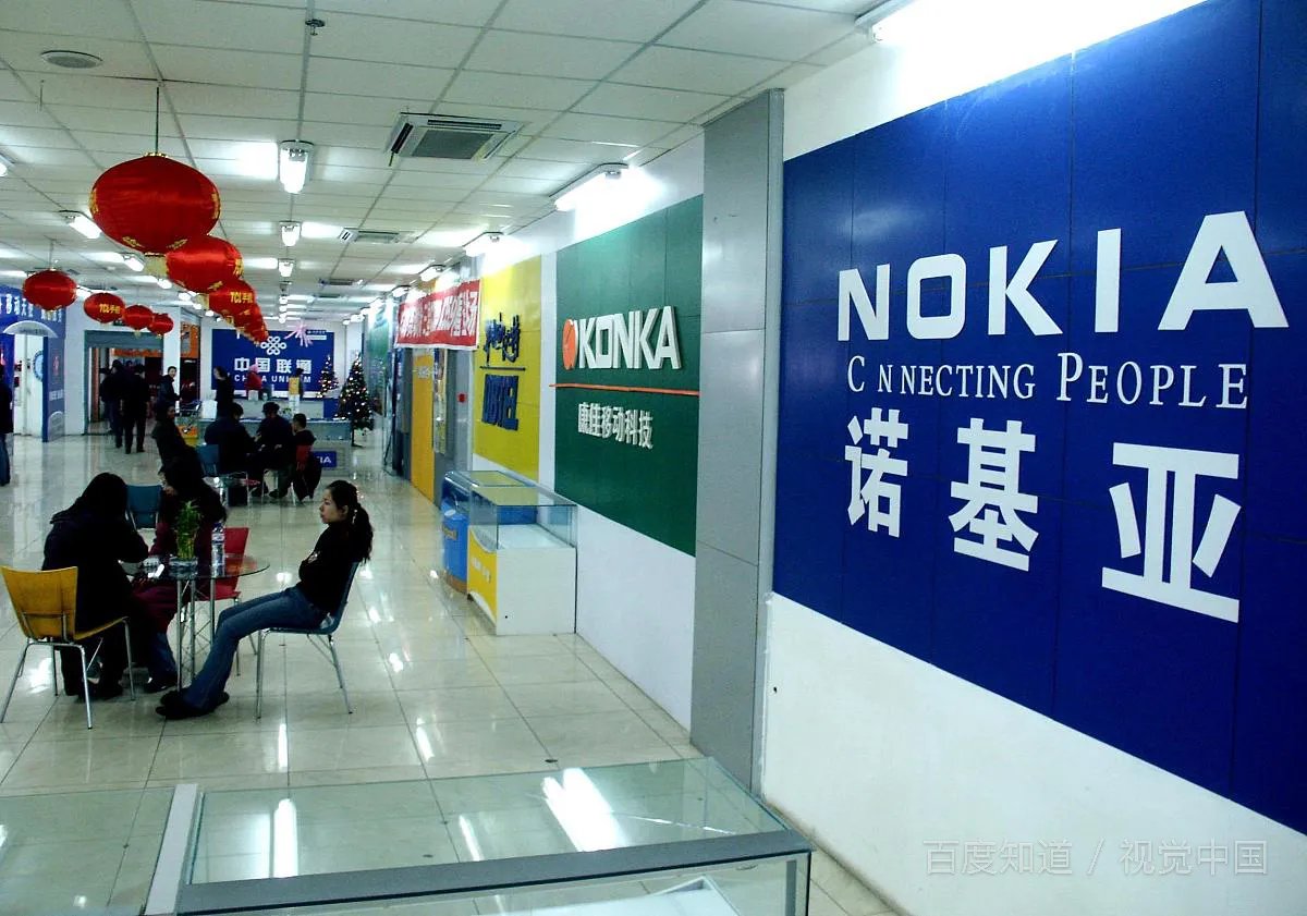 诺基亚再推翻盖手机登热搜，除了翻盖这款手机还有哪些吸引人的地方？