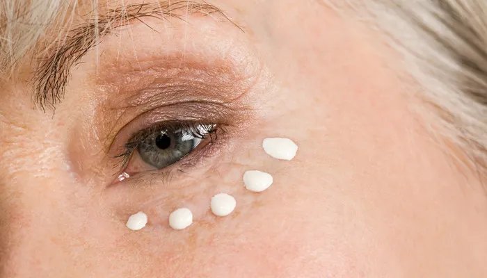 眼霜什么时候用 什么时候用眼霜