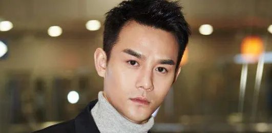 自信勇敢的狮子座男生喜欢女汉子型的还是小萝莉型的女生?