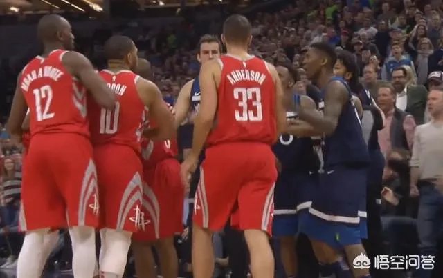 森林狼火箭比赛冲突迪昂为什么要推倒保罗？