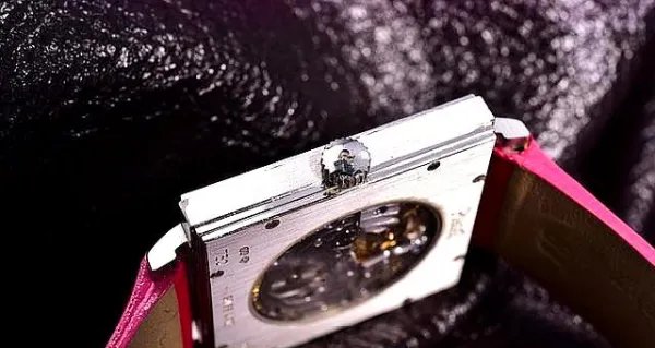 如何辨别伯爵手表的真伪