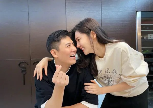 于晓光秋瓷炫晒新年合照，粉丝留言却让人太扫兴，发生了什么事？