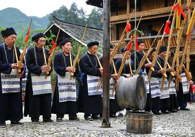 夏季出游避暑，有的喜欢在国内，有的喜欢出国。你感觉去哪里好？