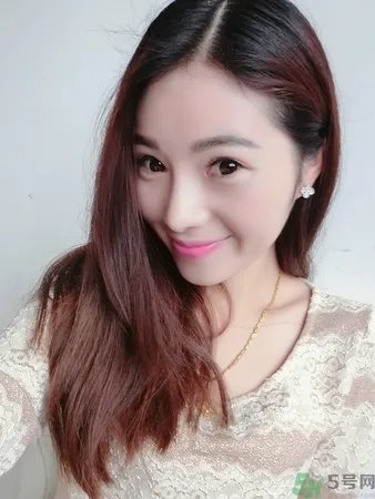 age20s粉底好还是赫拉气垫好?