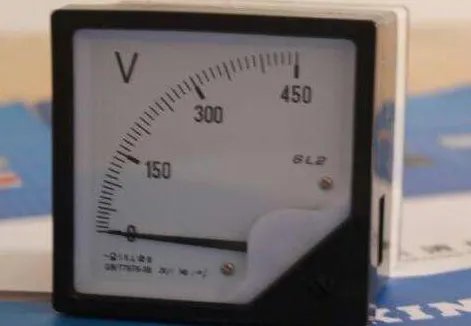 电压表测量电压的原理