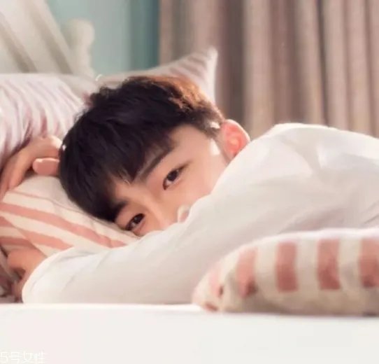 男生剪什么发型好看 男生懒人发型推荐