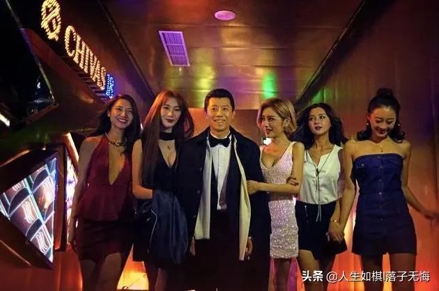 如果想要进高盛这类的知名投行,本科必须是清北复交吗?需要学什么专业?