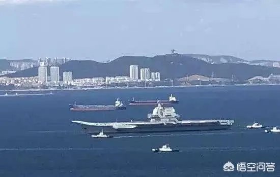 辽宁舰改造完毕今已出海，4月23日海军节阅舰式，双航母编队可期待吗？