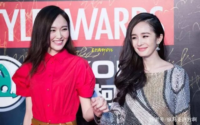杨幂唐嫣罕见同框，全程零交流，昔日好姐妹为何形同陌路？
