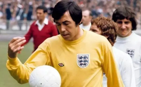 班克斯的世纪扑救被神话了，这个扑救有多难？