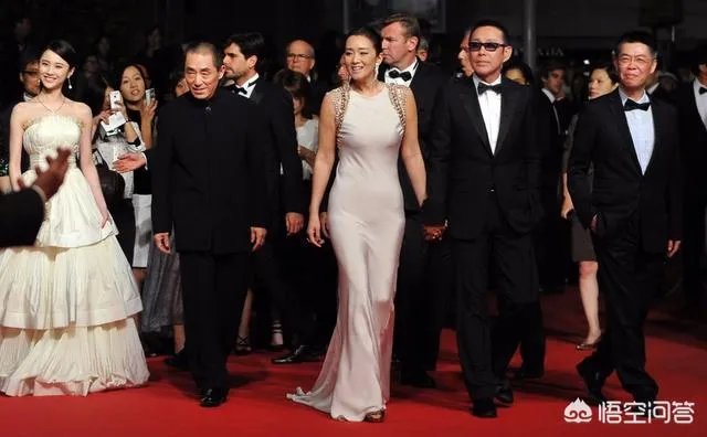 中国某十八线网红再蹭红毯;网友: 戛纳红毯要求这么低?