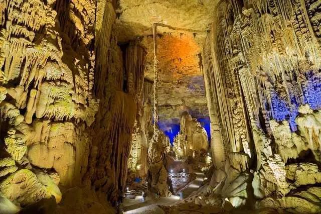 地下喀斯特地貌的溶洞有什么