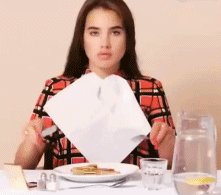 当女孩来到男生宿舍 有点小邪恶的福利动态图