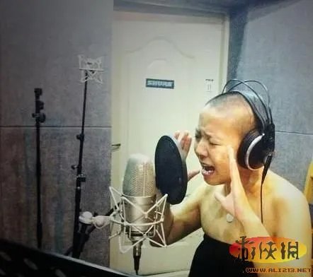 中国好声音“师太”王韵壹 美艳长发旧照曝光