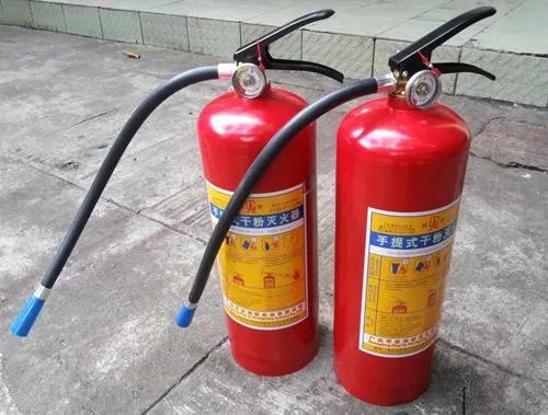 水基灭火器和干粉灭火器的区别有哪些
