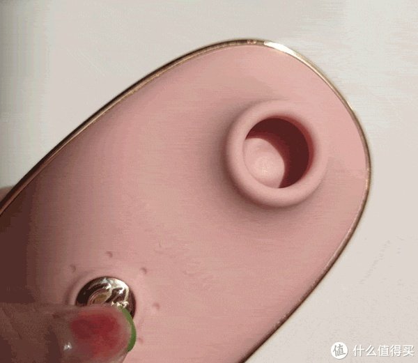 能震会吸,极速狂飙,这谁顶得住?姑娘们!轻喃 0号吮吸按摩器,是最了解我们身体的“知音”