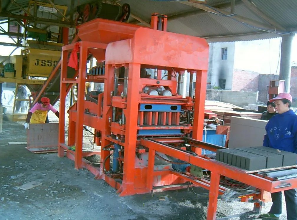 谁了解多功能制砖机，哪的好，我要去哪买呢