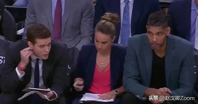 波波维奇被裁判驱逐,助教邓肯布置战术,你怎么看?