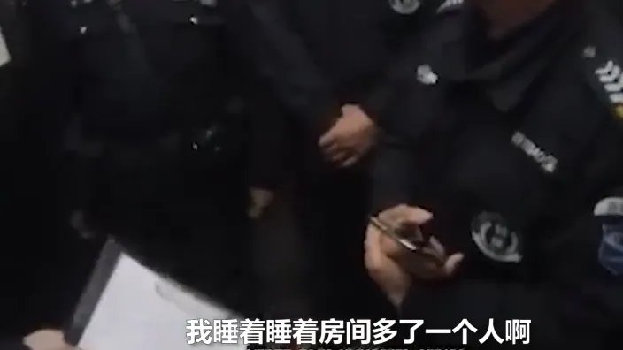 男子酒后进错房与陌生男子共寝一夜，喝醉酒的人都会有什么表现？