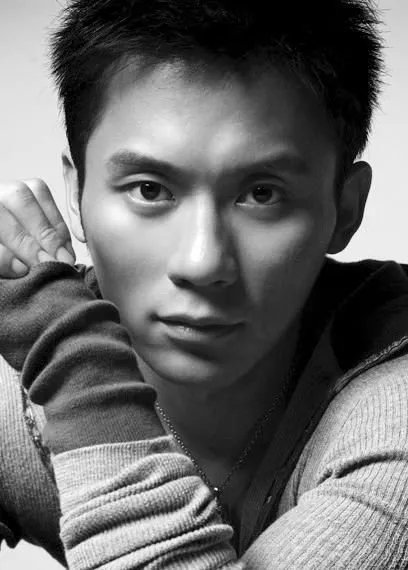 李晨从“简宁”变身“大黑牛”,如何练就的肌肉身材?