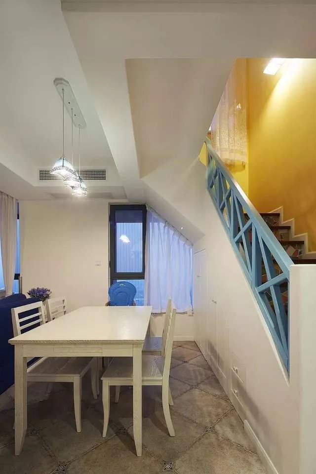 楼梯下的空间,难道就我觉得浪费吗?复式房必看!