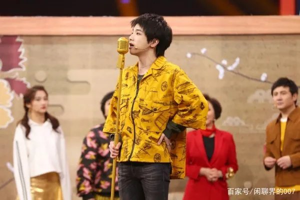 未婚生子事件后,张碧晨晚会节目被拿下,华晨宇的事业却丝毫不受影响?