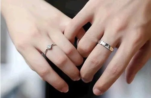 结婚一般买什么戒指 婚戒一对一般多少钱