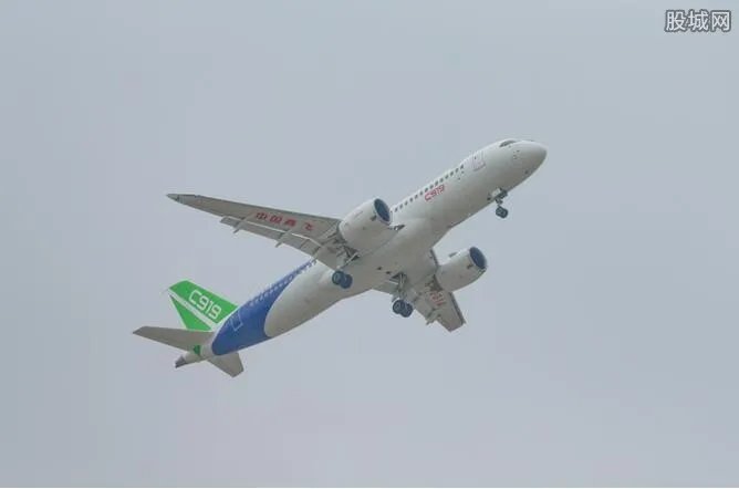 东航每个人意外保险赔付多少钱 预计损失多少钱