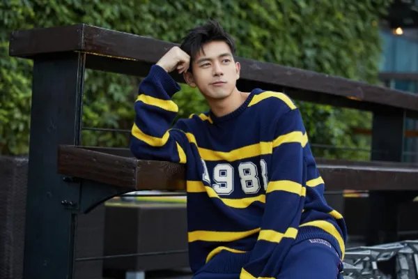 易烊千玺胖了十斤,演艺圈有哪些明星很重但是不显胖?