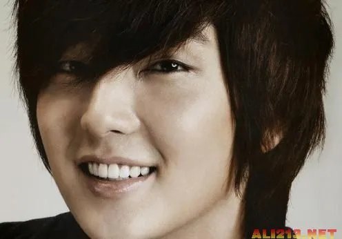 丹东男孩因美貌走红韩国 细数韩国妖艳的美男