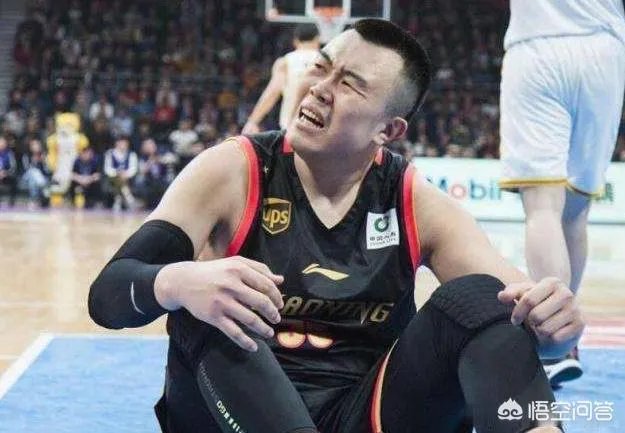 韩德君受伤，坑了辽宁，更坑了广东，早知道韩受伤，花那么多钱换外援干哈，你认为呢？