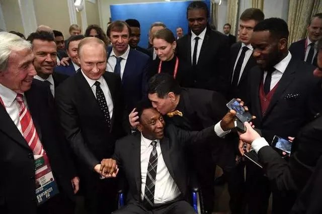 瓜迪奥拉和穆里尼奥的球迷视如水火、不共戴天,而他们本人是惺惺相惜还是互相鄙视?