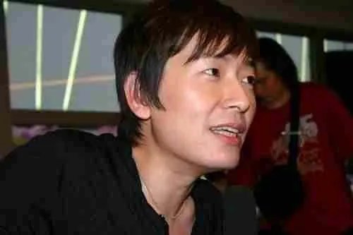 没想到是这样的关系，内地着名主持人何炅、戴军与吉杰的关系如何？