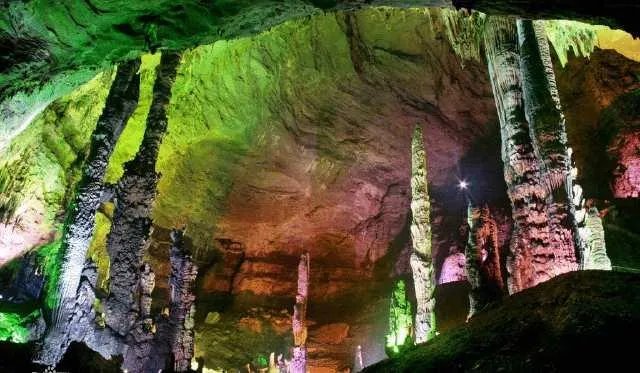 地下喀斯特地貌的溶洞有什么