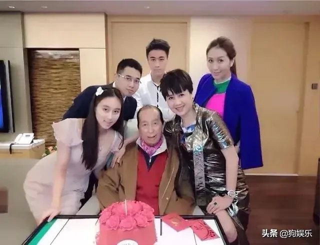 何猷君何超莲互相取关,为何遭疑正式“开撕”,你怎么看此事?