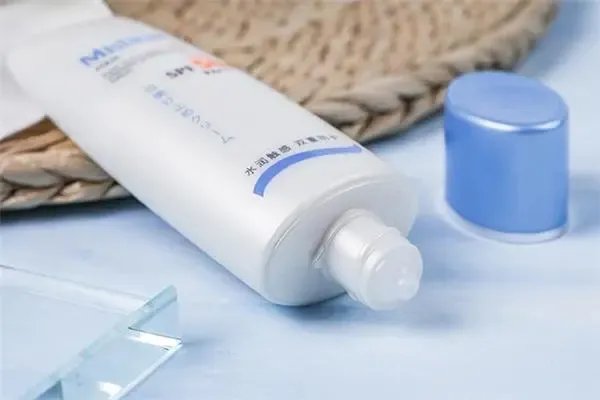 国家药监局公布23批次不符合规定化妆品，具体会如何处罚？