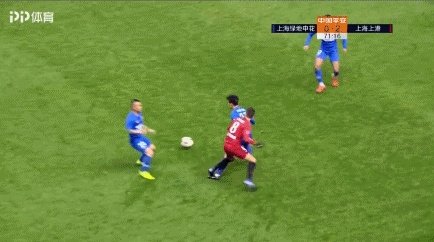 上港对阵申花,裁判取消孙世林红牌,改判柏佳骏红牌,球迷直言两人都该罚下,你怎么看?