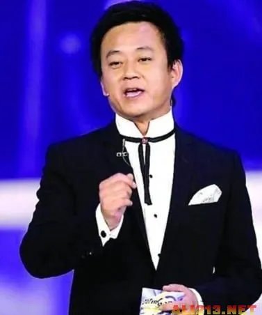 揭秘春晚主持人上位史 李思思男友是幕后推手