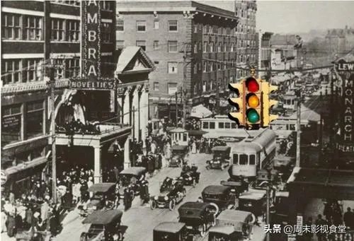 世界上是先有红绿灯还是先有汽车