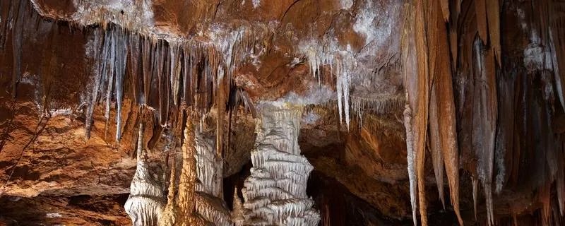 什么是石钟乳和石笋