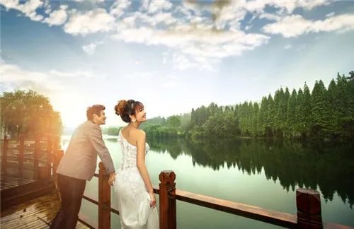 贵阳拍婚纱照多少钱 贵阳哪个地方拍婚纱照好