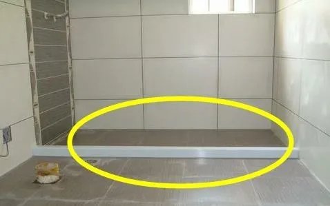 卫生间别做淋浴房了，邻居挤爆门来学！