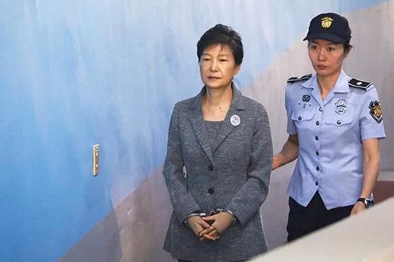 6年前的韩国“世越号”沉船事件，到底有多少疑点？