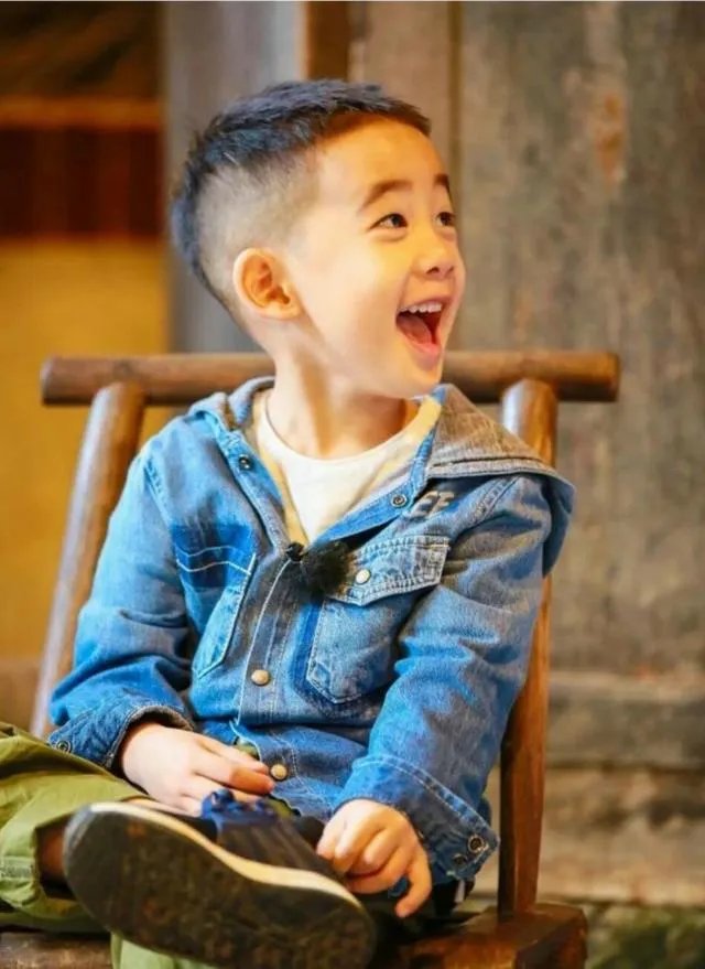 如何看待《爸爸去哪儿》中Jasper读香港名校这件事?