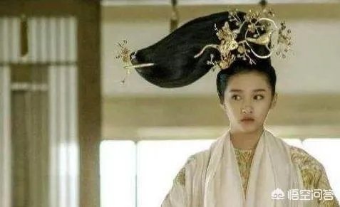 关晓彤王源两位童星成年之后经历了哪些惹争议的转变?