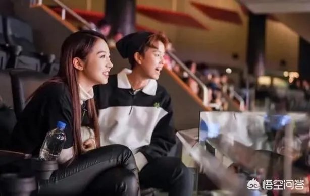 火箭胜森林狼比赛，看台出现两位神秘来宾，甚至能进场与哈登合影，他们是什么来历？